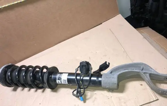 BMW X5 G05 Front shock absorber/damper 6869020