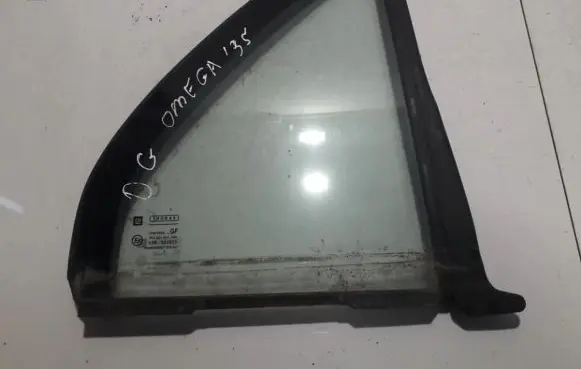 Opel Omega B1 Rear vent window glass 
