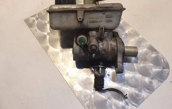 Renault Laguna II Master brake cylinder 03350884481