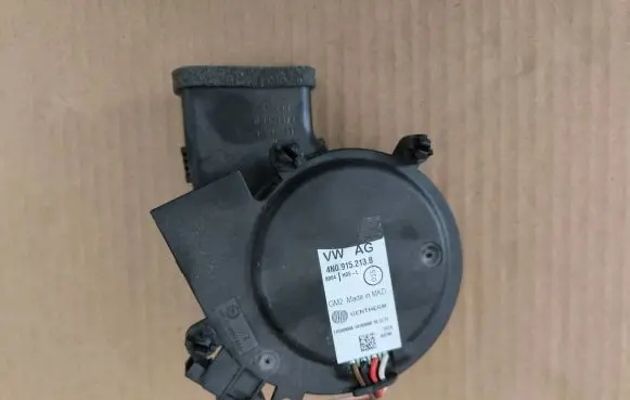 Audi Q3 F3 Engine control unit/module fan 4N0915213B