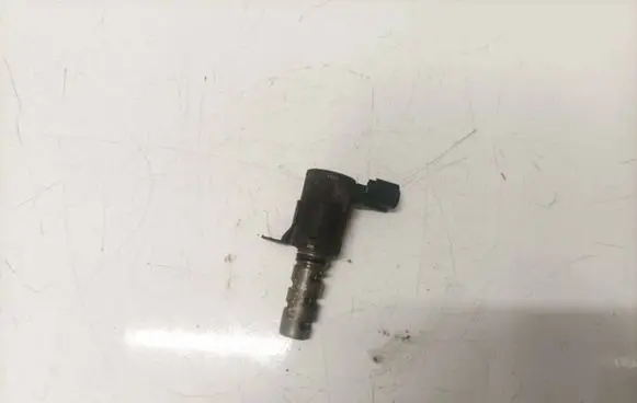 Ford Mondeo Mk III Camshaft vanos timing valve 10921aa070
