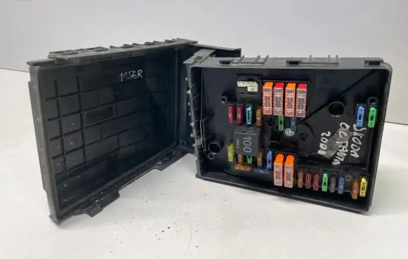 Skoda Octavia Mk2 (1Z) Fuse box set 1K0937125 1K0937132F