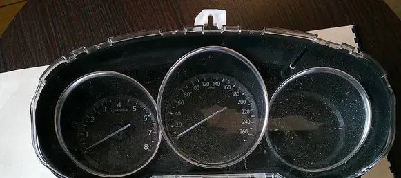 Speedometer (instrument cluster)