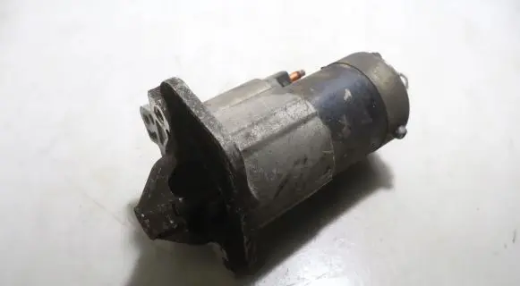 Renault Megane II Starter motor M000T87881