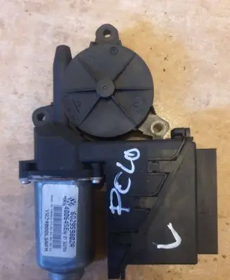 Volkswagen Polo Front door window regulator motor 6Q2959802A 2400645B VV240DD9SNFM