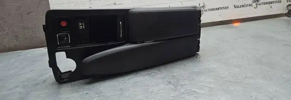 Mercedes-Benz E W212 Armrest A2046800639 A2046800107 0005033012