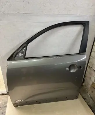 KIA Sorento Front door