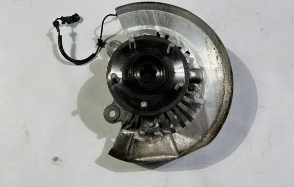 Chrysler Pacifica Front wheel hub spindle knuckle 68189019ab