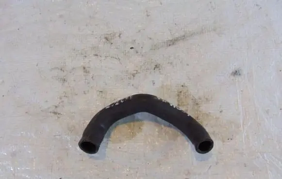 Mercedes-Benz Vito Viano W639 Engine coolant pipe/hose