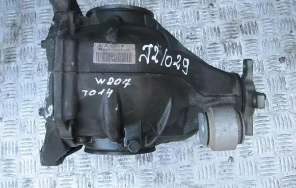 Mercedes-Benz E A207 Rear differential 247 J2/029