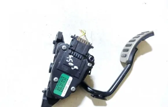 Volkswagen Phaeton Accelerator throttle pedal 3d2723503e 6pv00802644