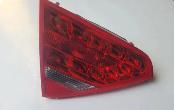 Audi A5 8T 8F Tailgate rear/tail lights 8T0945093A