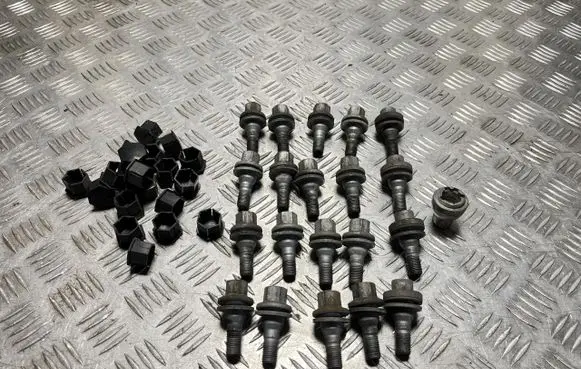Opel Astra L Nuts/bolts DG23667