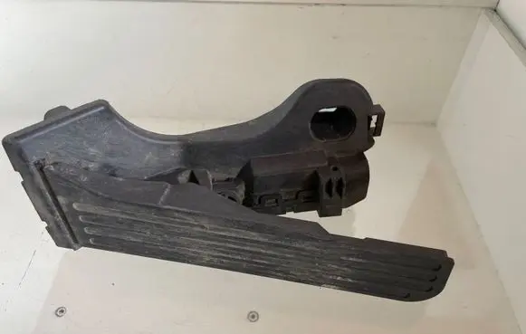 Volkswagen Golf V Accelerator throttle pedal 1T1721503H 6PV00868900