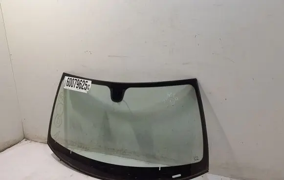 Mercedes-Benz SLK R171 Front windscreen/windshield window A1716700901