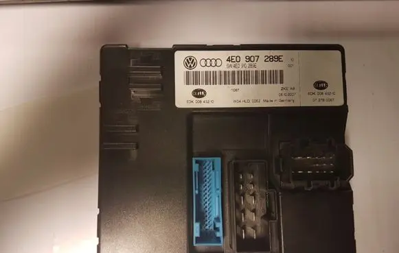 Audi A8 S8 D3 4E Comfort/convenience module 4E0907289E 4E0910289E
