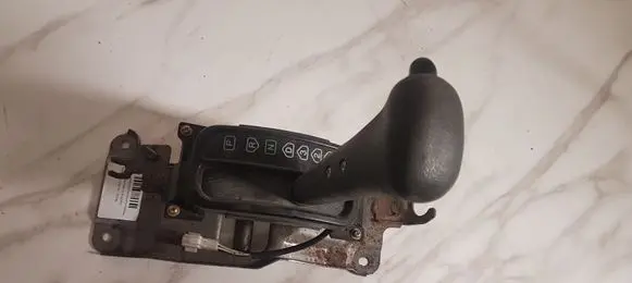 Mitsubishi Pajero Sport I Gear shifter/selector MR232790