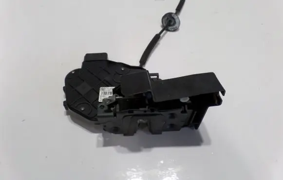 Land Rover Discovery 3 - LR3 Front door lock FQJ000430