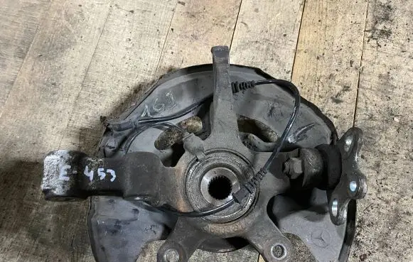Mercedes-Benz A W168 Front wheel hub 6903