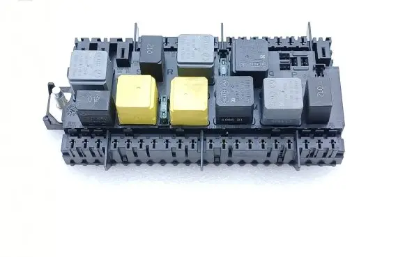 Mercedes-Benz GLE (W166 - C292) Fuse module a1669068201