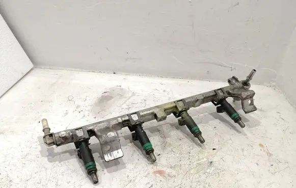 Ford Focus Fuel main line pipe 9D2809H487