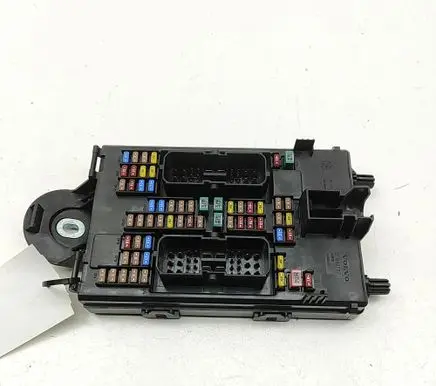 Volvo XC90 Fuse module 32142591 31682732