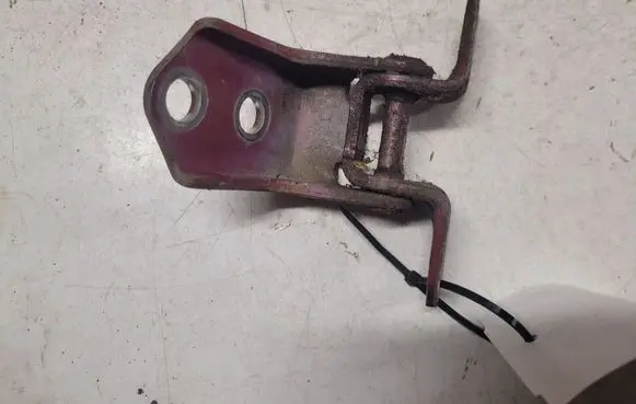 Mazda 5 Front door lower hinge