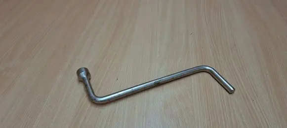 BMW 3 E46 Wheel nut wrench 109583119