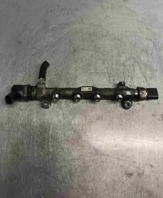 Volkswagen Golf VII Fuel main line pipe 04l089b