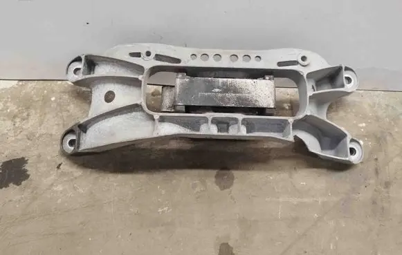 Ford Explorer VI Gearbox mount L1M35060 L1M35060A
