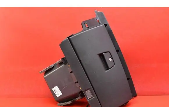 Volvo C70 Glove box 8626141