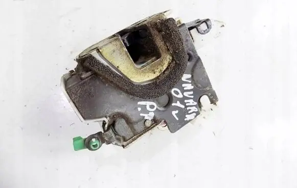 Nissan Navara D22 Front door lock