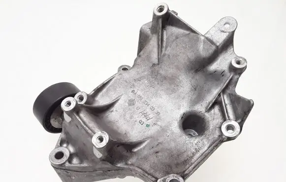 Mercedes-Benz GLC X253 C253 Generator/alternator bracket A6512340339