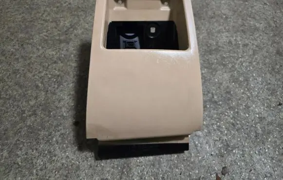 BMW 5 E39 Glove box 51458161487 8255949 82534019
