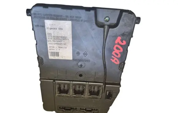 Renault Scenic II - Grand scenic II Comfort/convenience module 8200780021 8200623831A