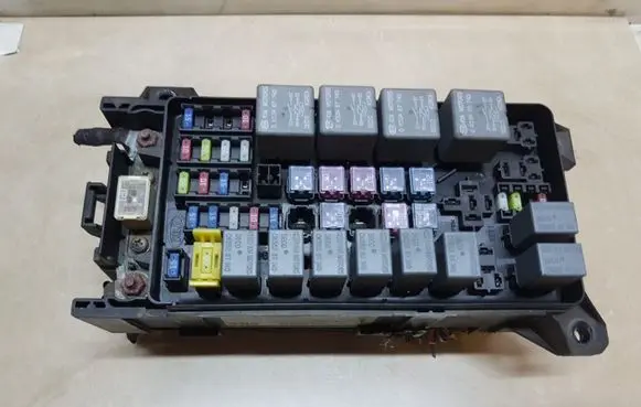 KIA Sorento Fuse box set 911603E070