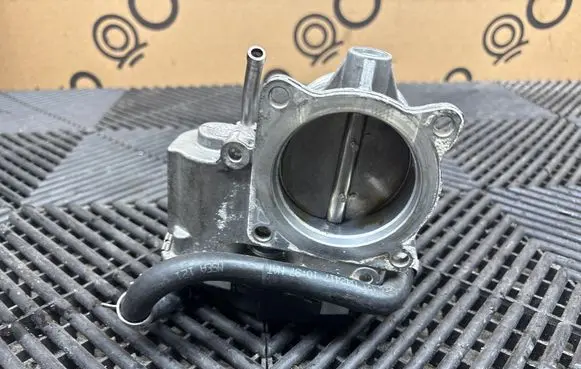 Alfa Romeo Giulia Throttle valve 04893625AB