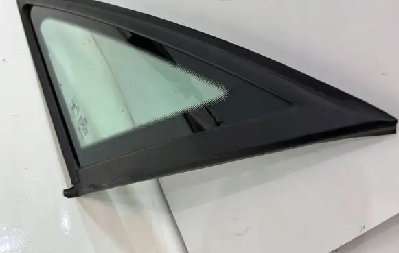 Audi A6 C7 Rear side window 4G5845300F | 888.119.342