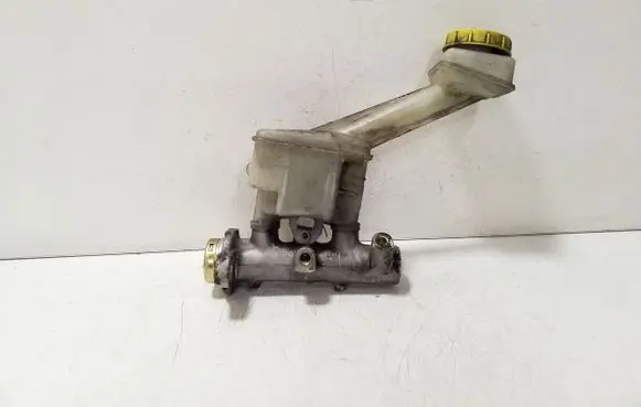 Nissan X-Trail T30 Master brake cylinder