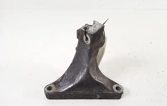 Subaru Legacy Gearbox mounting bracket 30450AA021