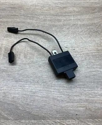 BMW 7 E32 Aerial antenna amplifier 1389533