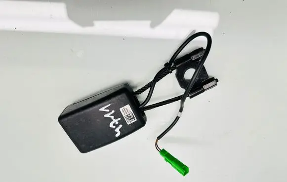 Volvo V90 Cross Country Front seatbelt buckle 31418903 20180323 P6335848B