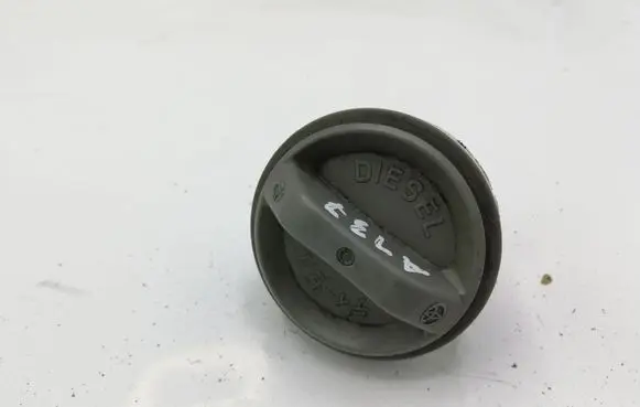Toyota Corolla Verso E121 Fuel tank filler cap NOCODE