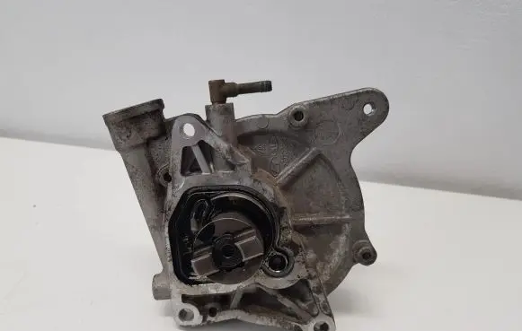 KIA Sportage Vacuum pump 288102F000