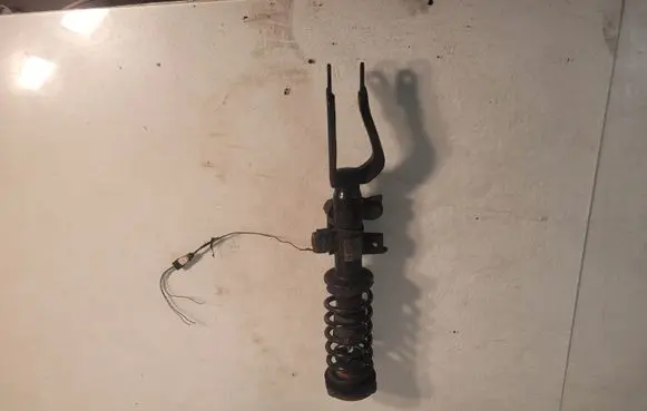 BMW 5 F10 F11 Front shock absorber with coil spring 6852930