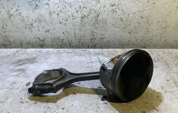 Jeep Grand Cherokee WL Piston with connecting rod