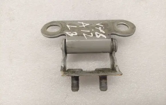 Toyota Corolla Verso AR10 Tailgate/trunk/boot hinge 6881002020 6881021050