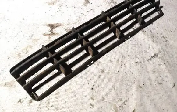 Volvo S40 Front bumper lower grill