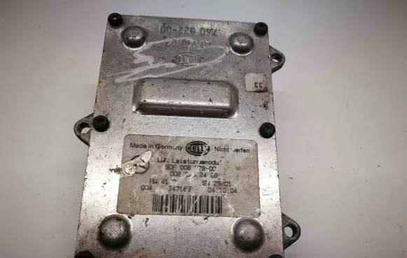 Mercedes-Benz E W211 Light module LCM 5DF00827900 A0028202426