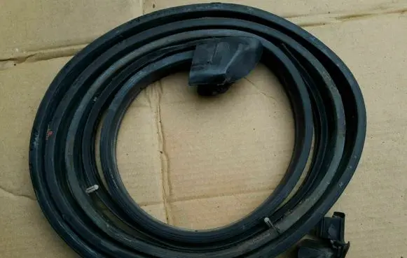 Volkswagen Golf I Rubber seal front coupe door 155837911E REF: 17